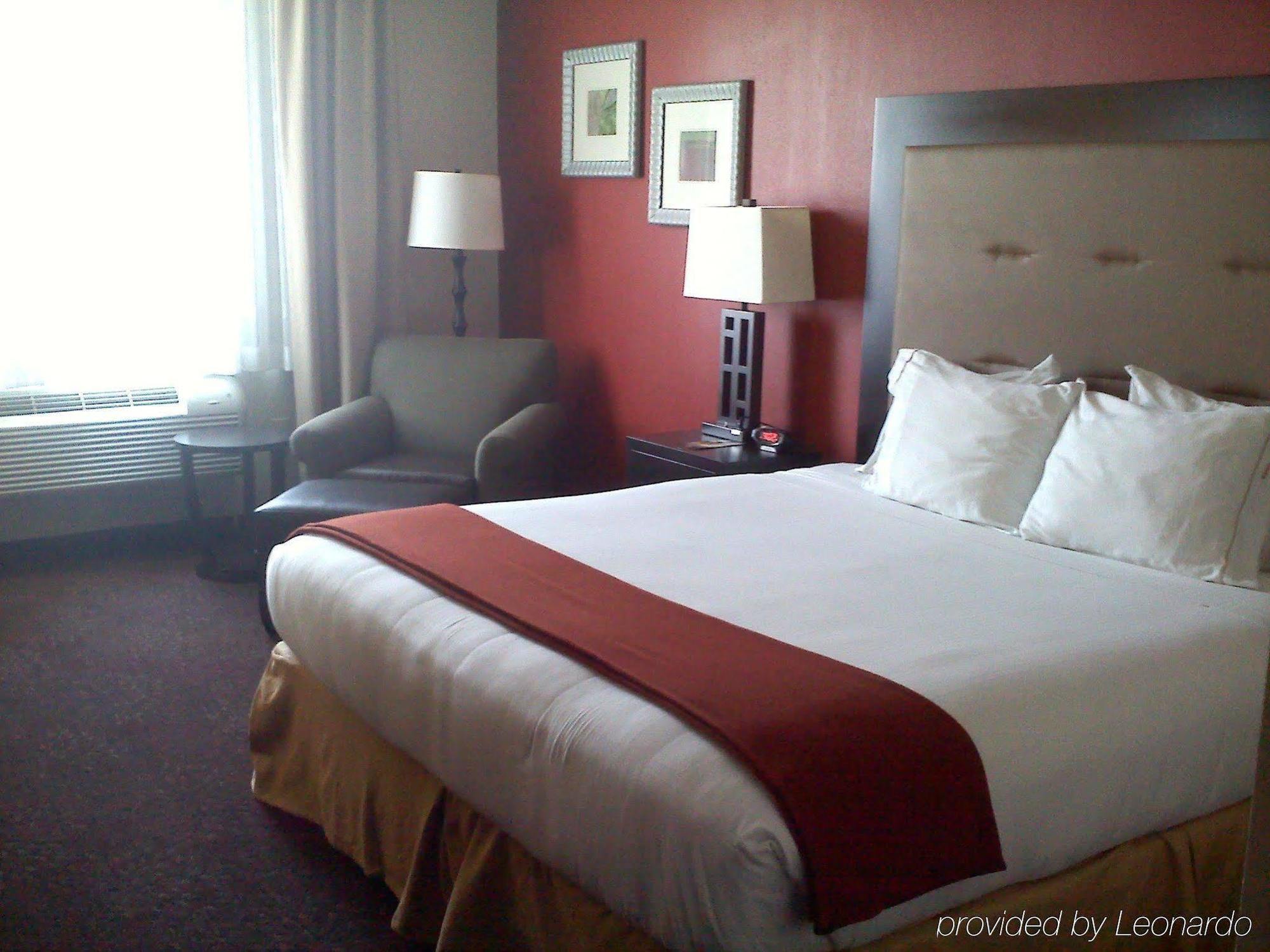 Holiday Inn Express Harvey-Marrero By Ihg Room photo